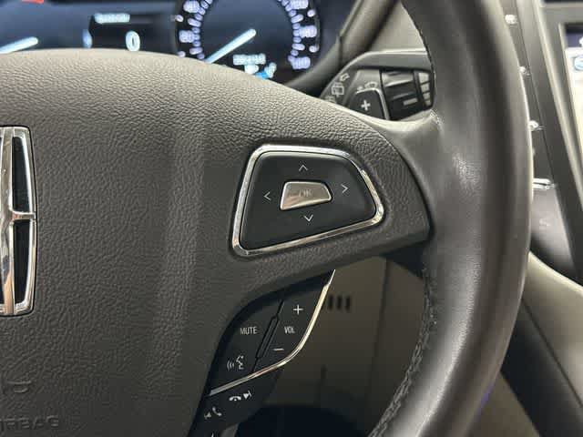Used 2019 Lincoln MKC Reserve w/ MKC Climate Package FWD image 18