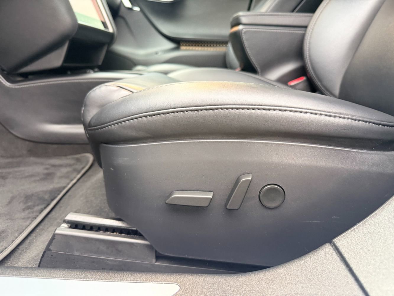 Used 2021 Tesla Model S Long Range Plus image 19