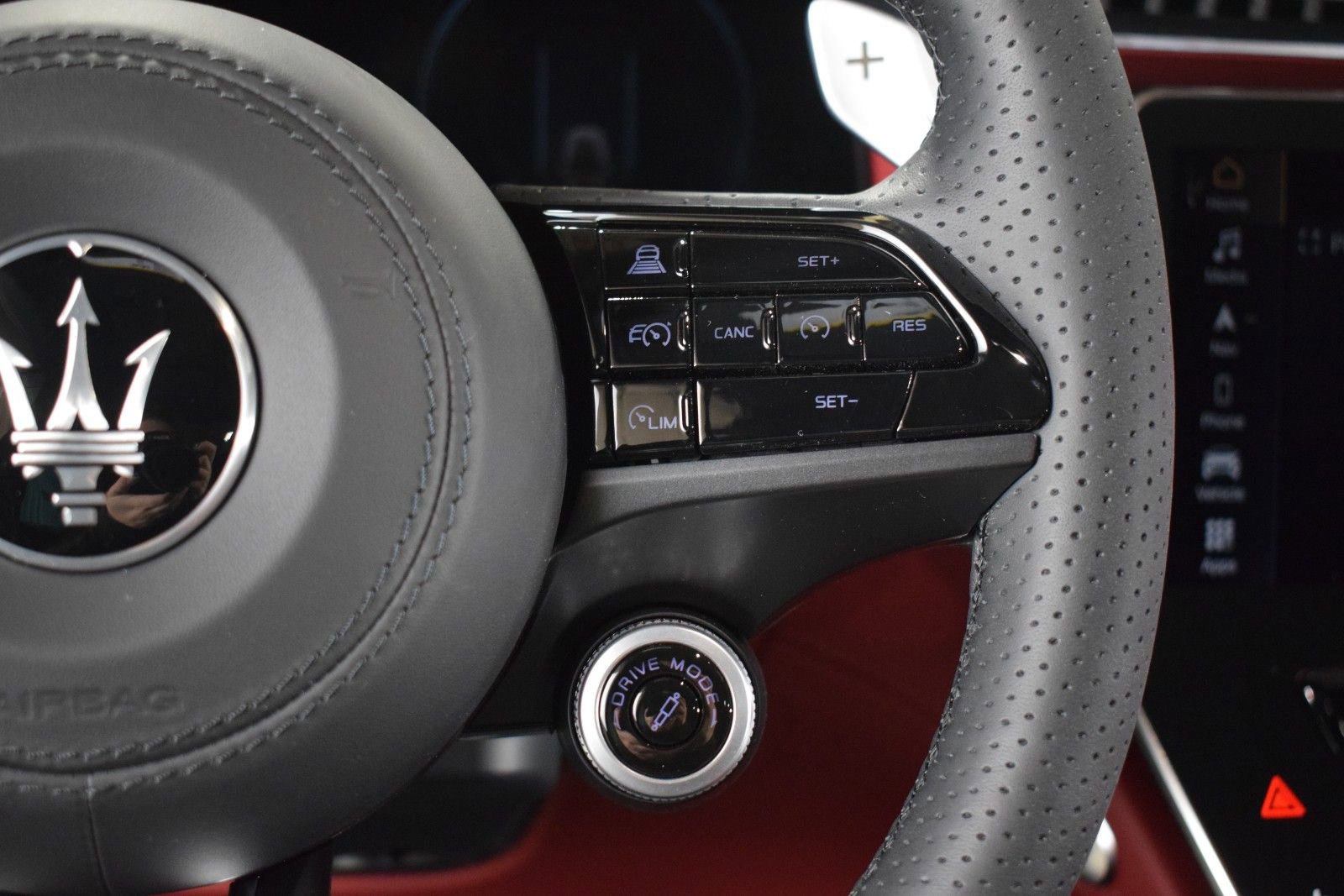 New 2025 Maserati Grecale Folgore image 30