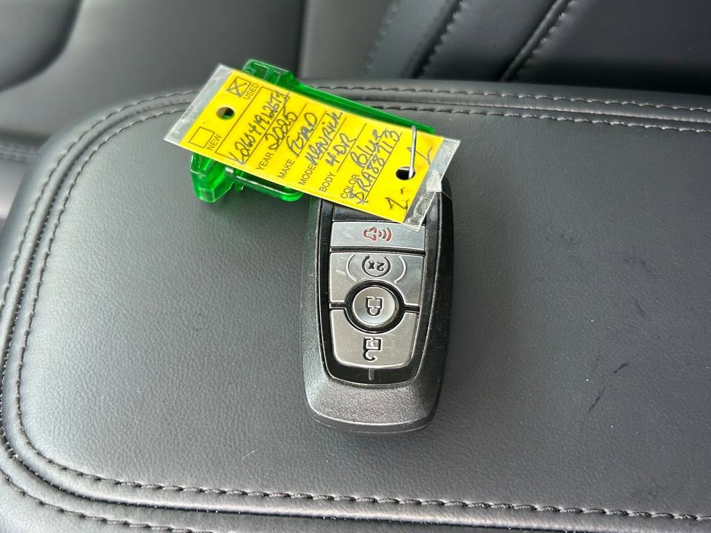 Used 2025 Ford Maverick Lariat w/ Black Appearance Package AWD/4WD image 42