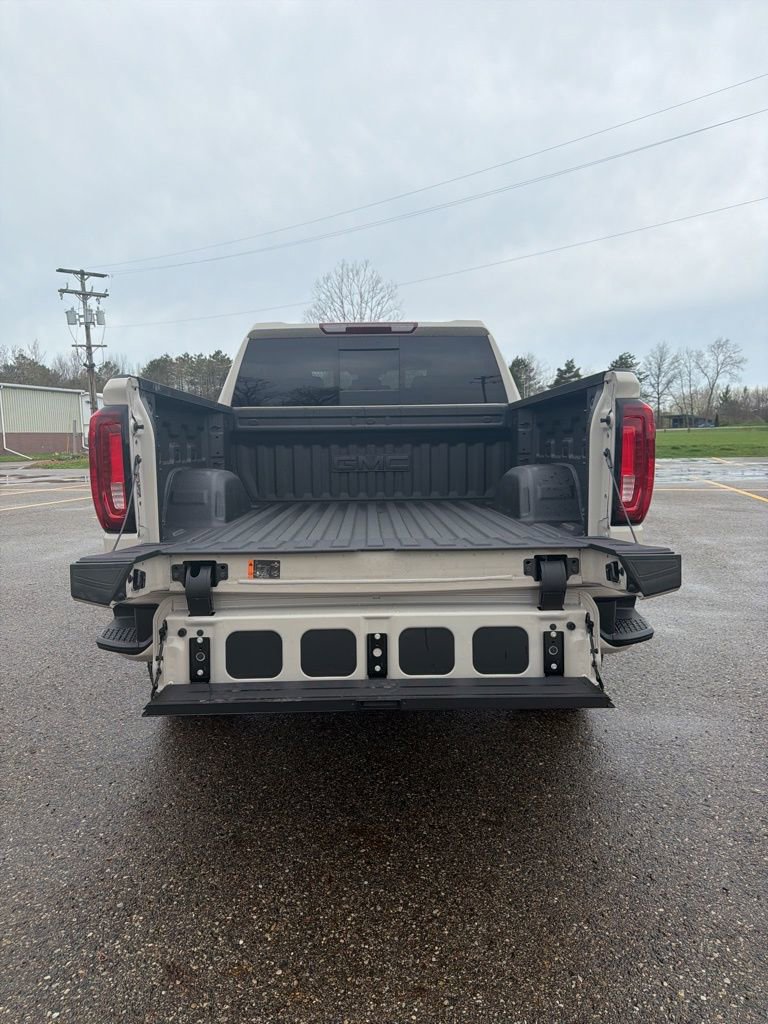 New 2026 GMC Sierra 1500 AT4 w/ LPO, Black Badging Package image 21