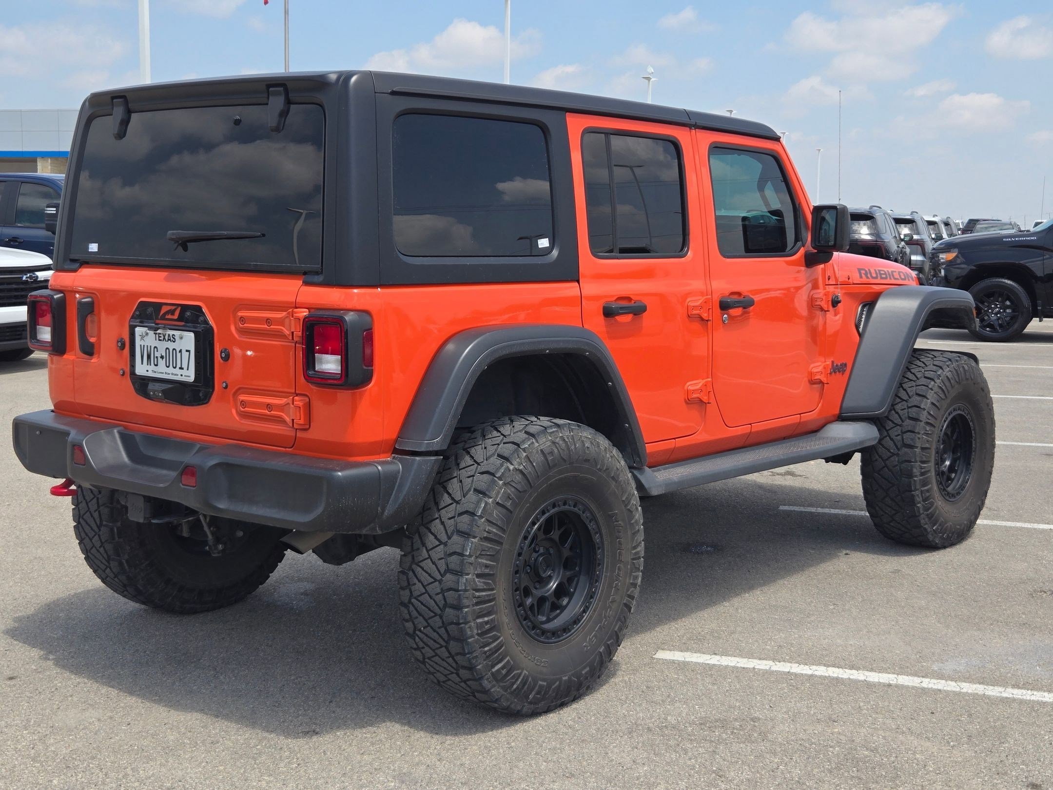 Used 2023 Jeep Wrangler Unlimited Rubicon w/ Cold Weather Group AWD/4WD image 3
