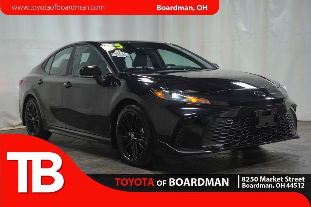 Certified 2025 Toyota Camry SE image 1