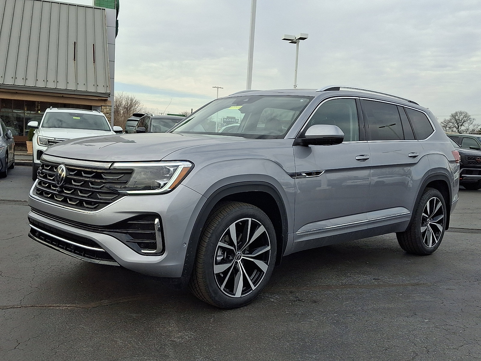 New 2026 Volkswagen Atlas SEL Premium R-Line image 2
