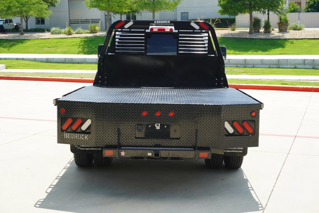 Used 2024 RAM 3500 Tradesman w/ Chrome Appearance Group AWD/4WD image 4