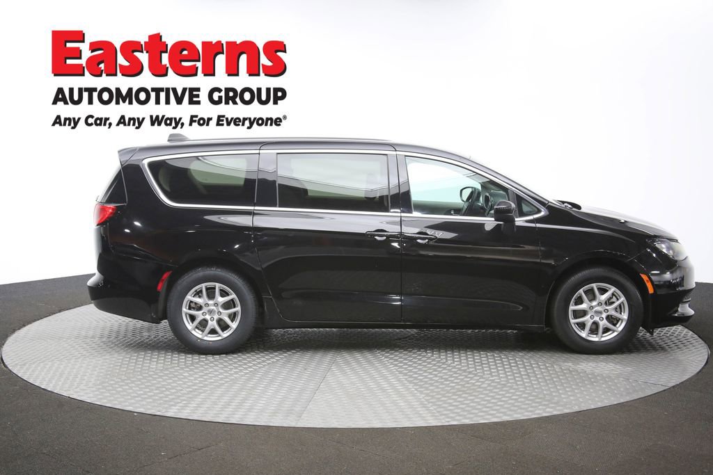 Used 2024 Chrysler Voyager LX image 43