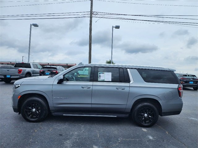 Used 2023 Chevrolet Suburban LT image 4