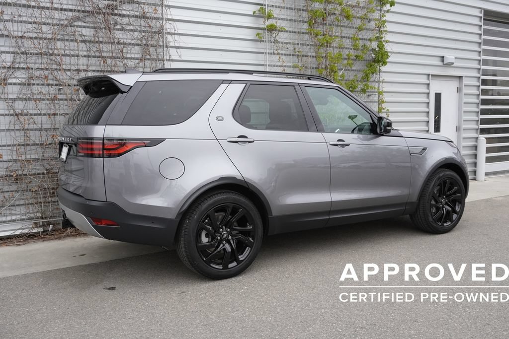 Used 2025 Land Rover Discovery S AWD/4WD image 4