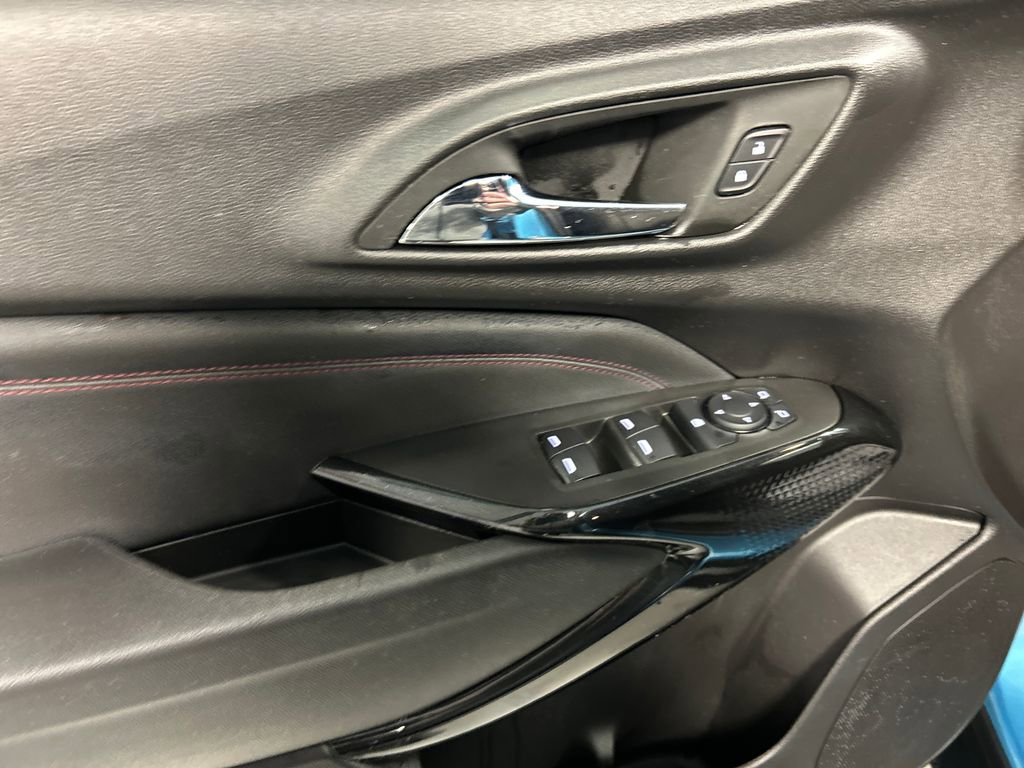 Used 2025 Chevrolet Trax RS w/ Driver Confidence Package image 14