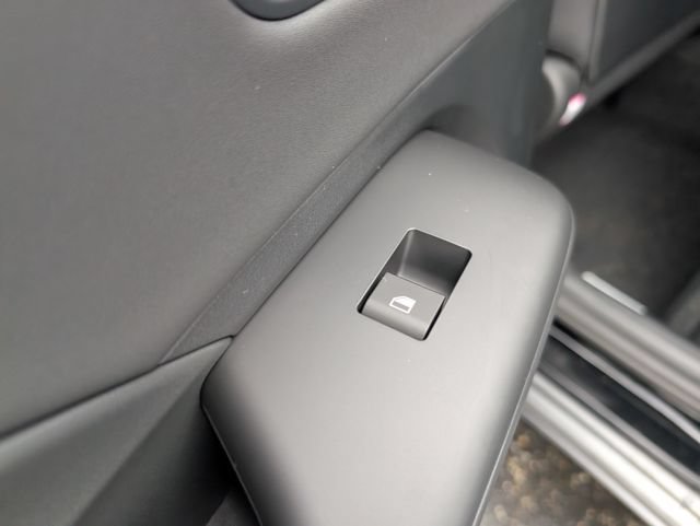 New 2026 Hyundai Kona Limited FWD image 12