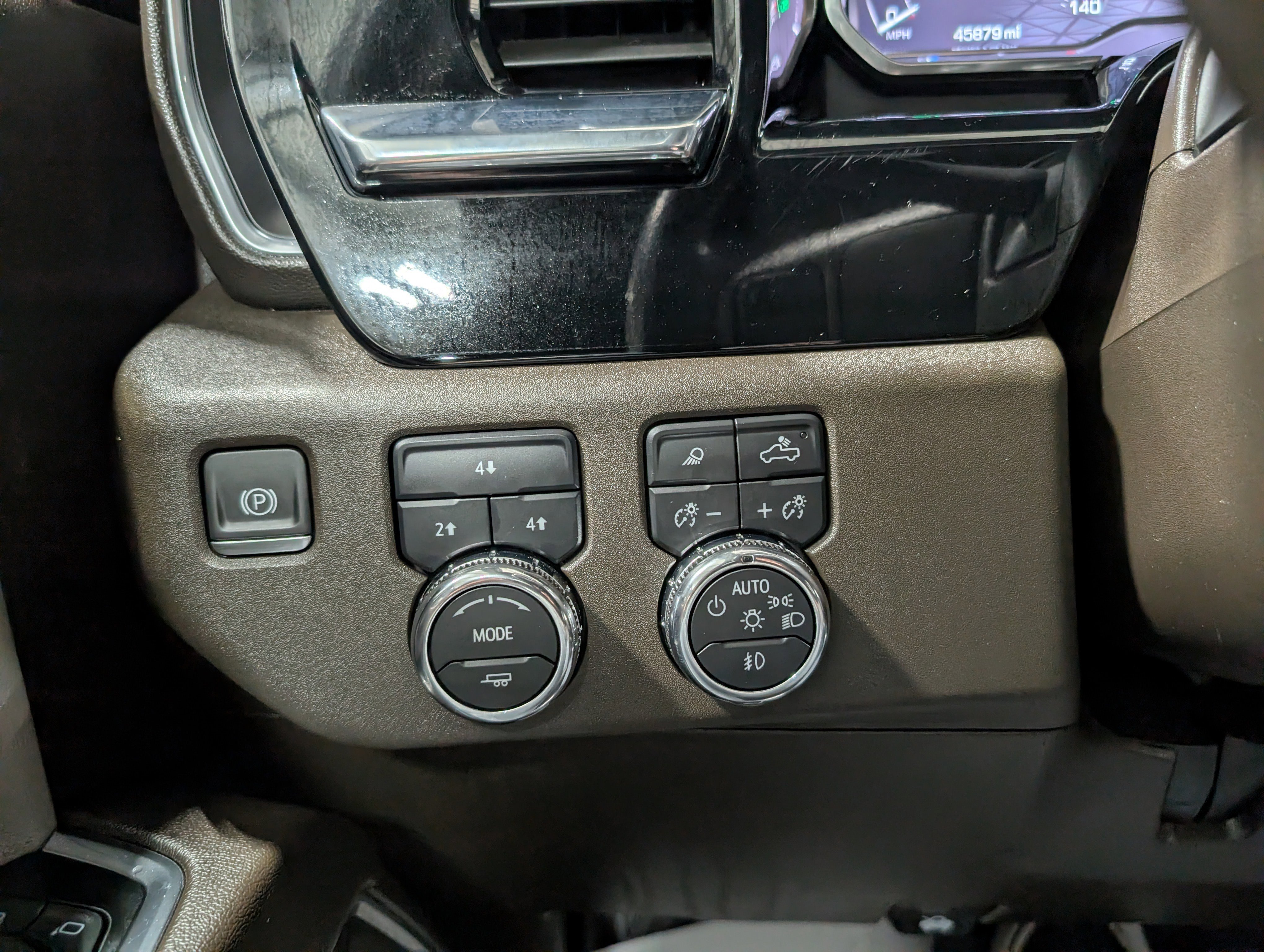 Used 2024 GMC Sierra 3500 SLE w/ SLE Value Package image 24