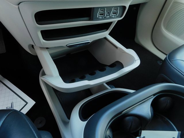 Used 2024 Chrysler Pacifica Select image 30