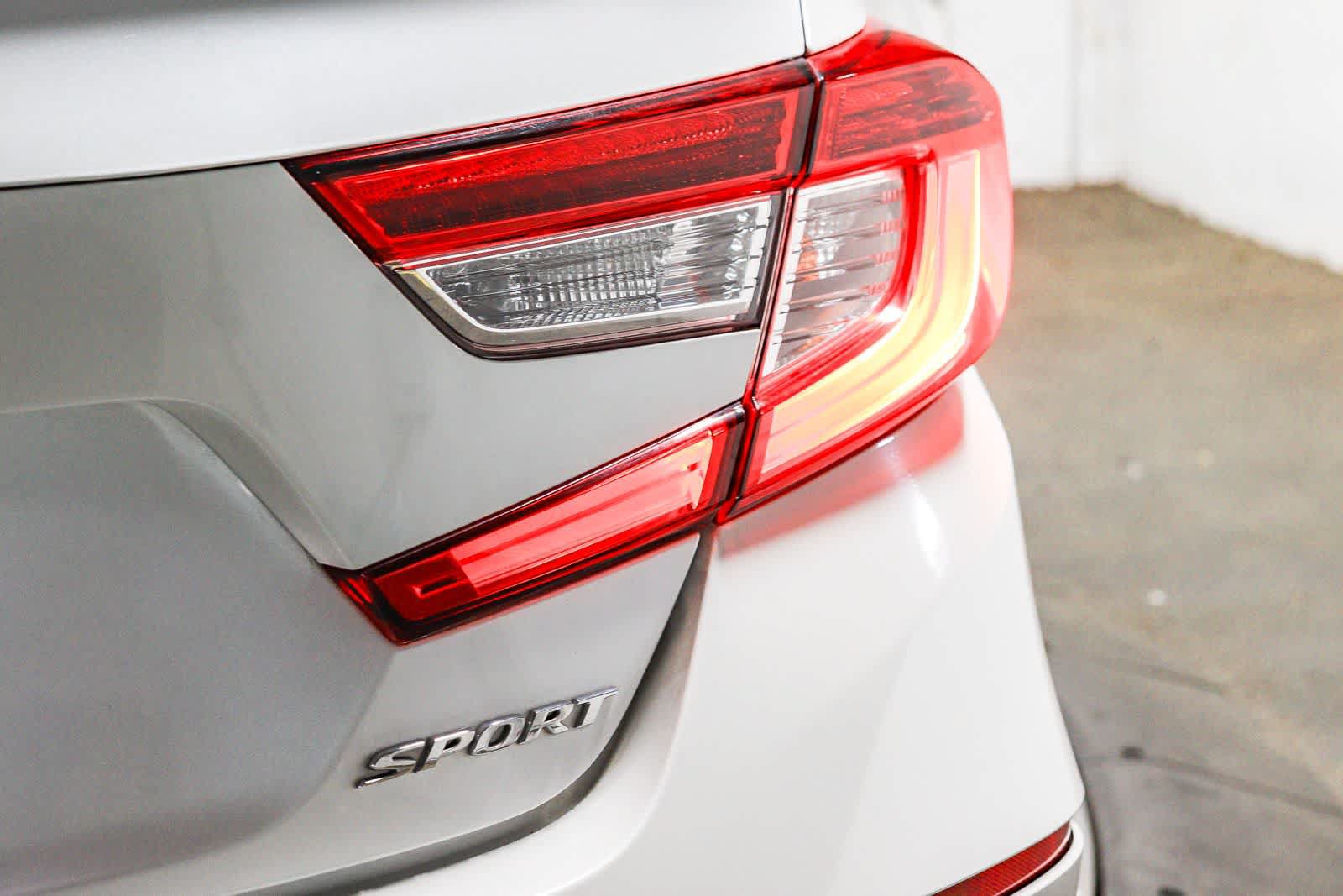 Used 2022 Honda Accord Sport image 11
