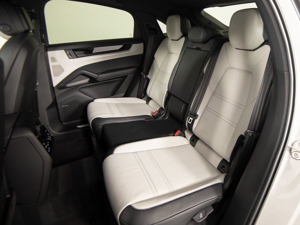 New 2026 Porsche Cayenne S image 33