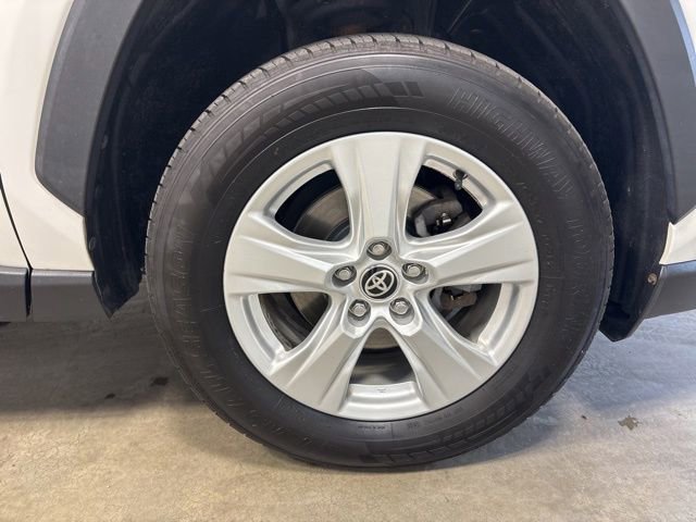 Used 2020 Toyota RAV4 XLE w/ Convenience Package AWD/4WD image 11