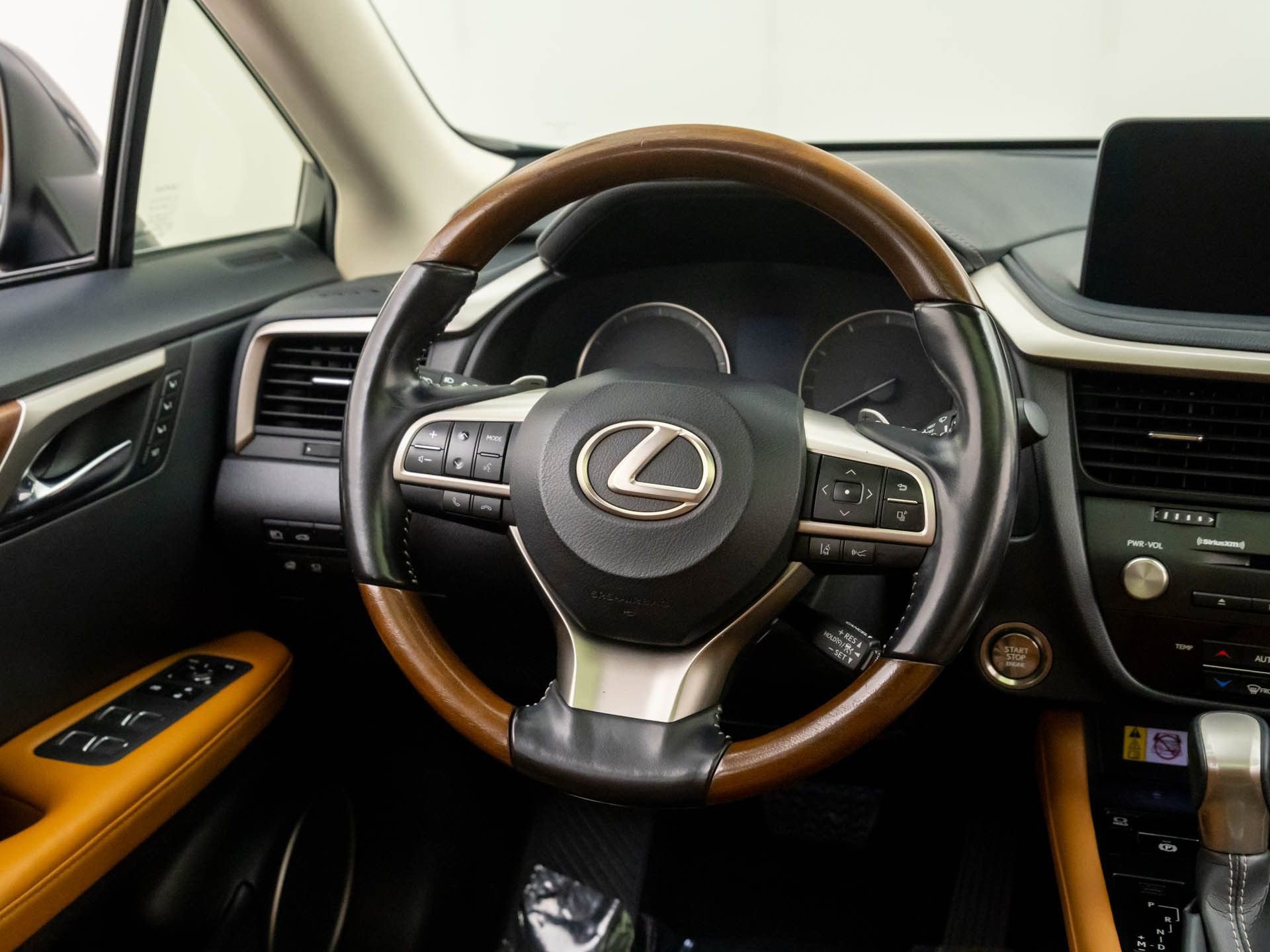 Used 2022 Lexus RX 350L Premium w/ Premium Package AWD/4WD image 12