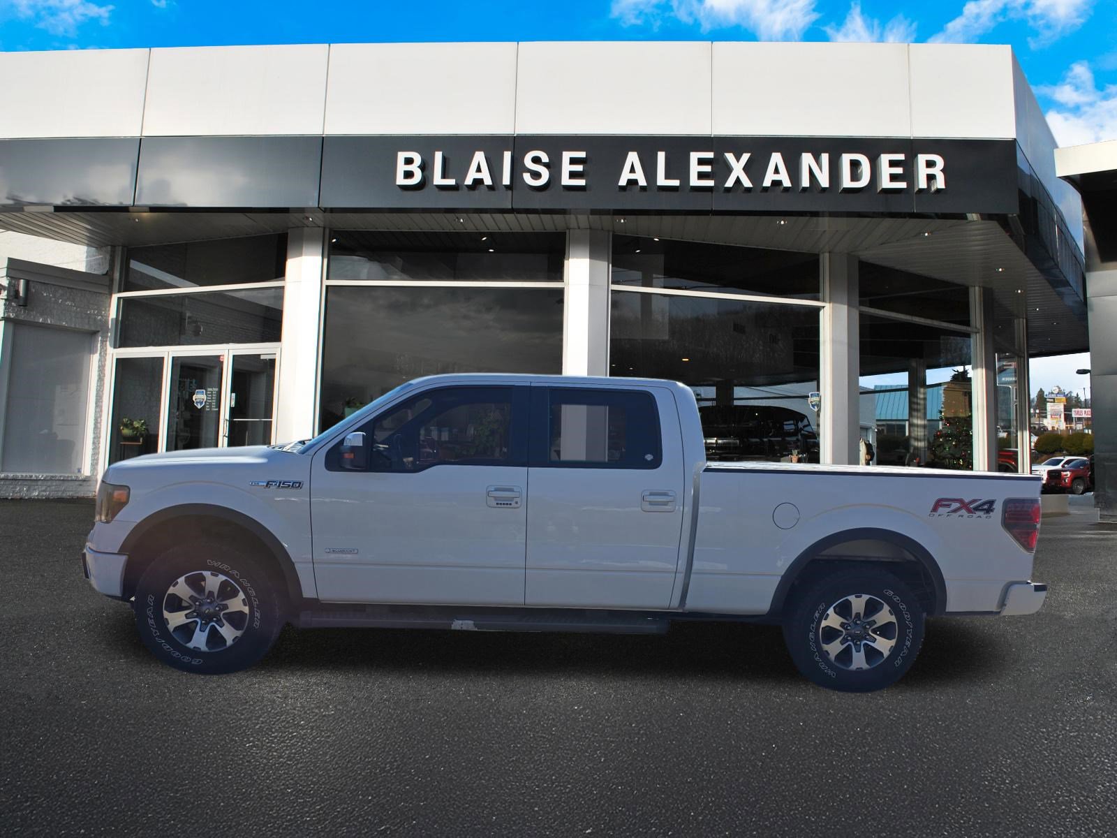 Used 2014 Ford F150 FX4 w/ Equipment Group 402A Luxury image 10