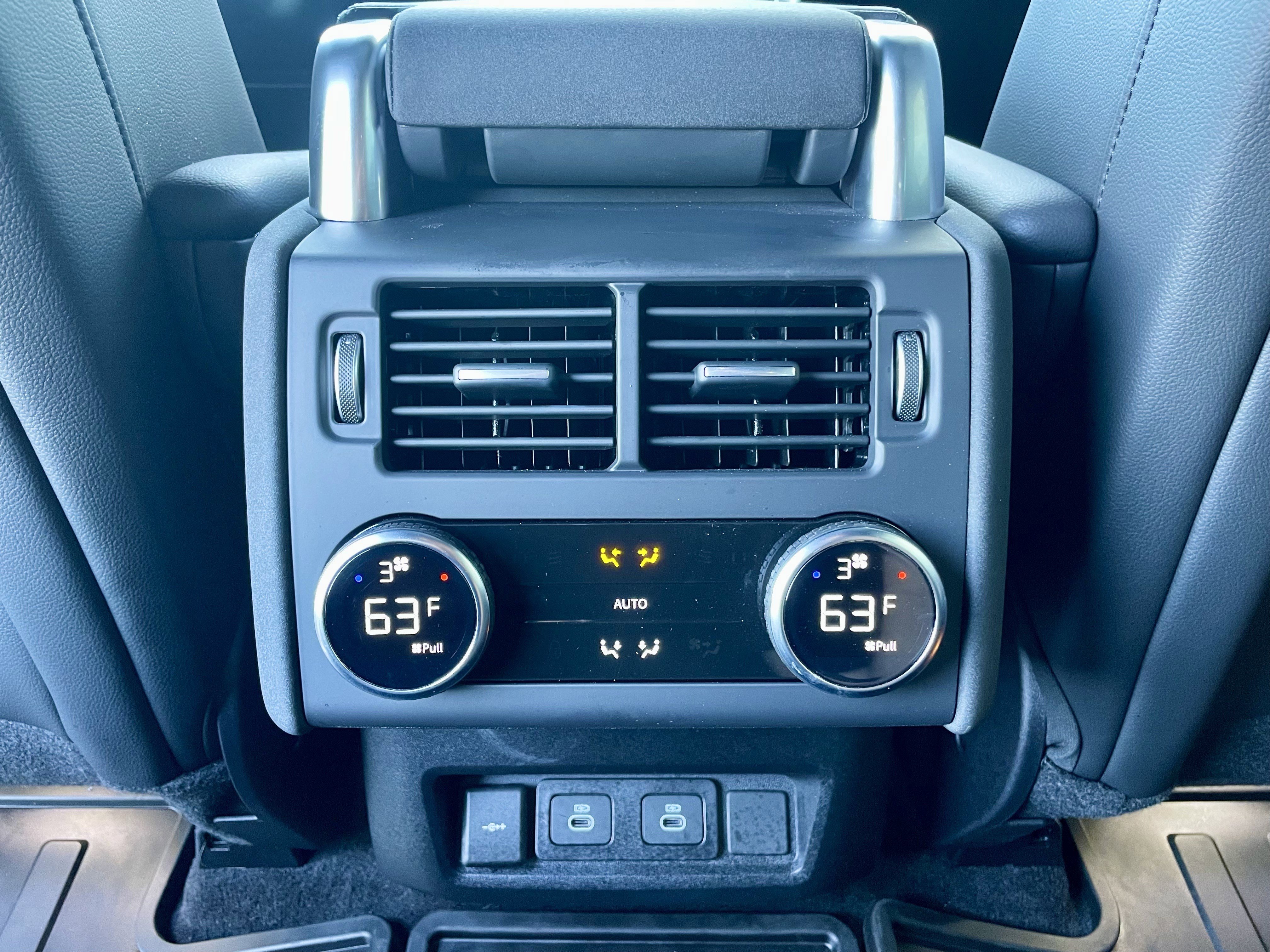 Certified 2024 Land Rover Discovery Dynamic SE image 26