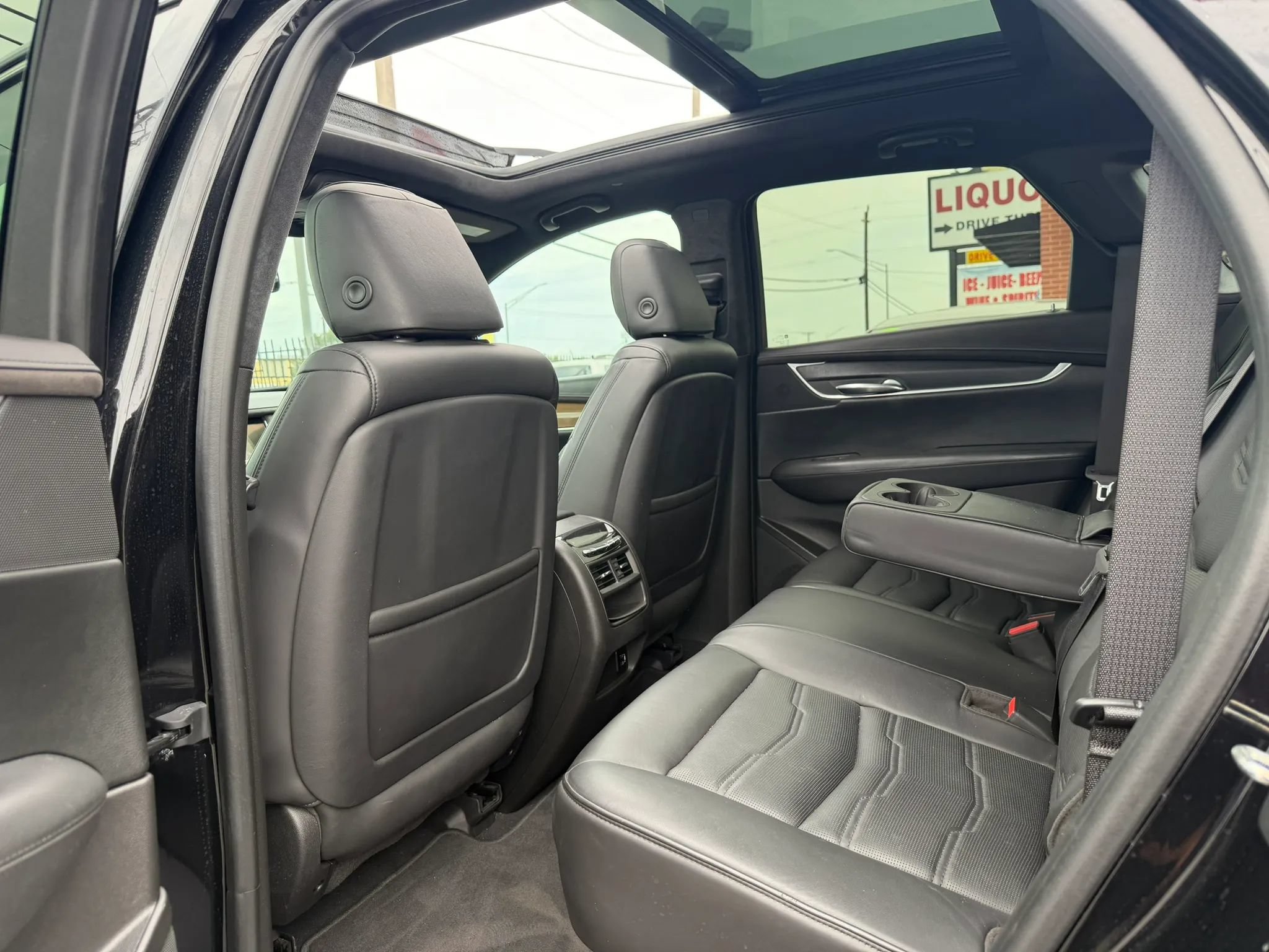 Used 2017 Cadillac XT5 Platinum AWD/4WD image 12