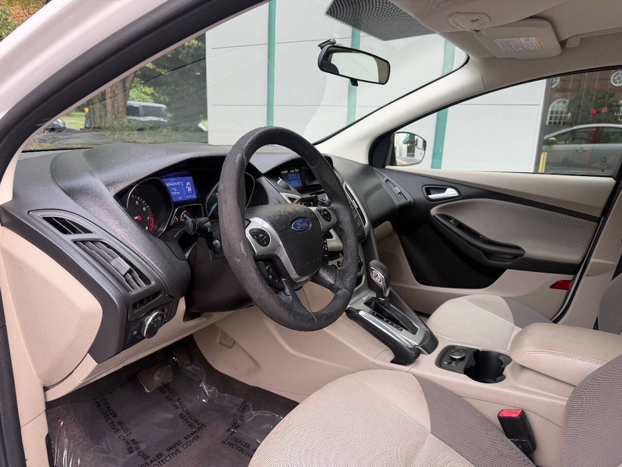 Used 2013 Ford Focus SE w/ SE Winter Pkg FWD image 11