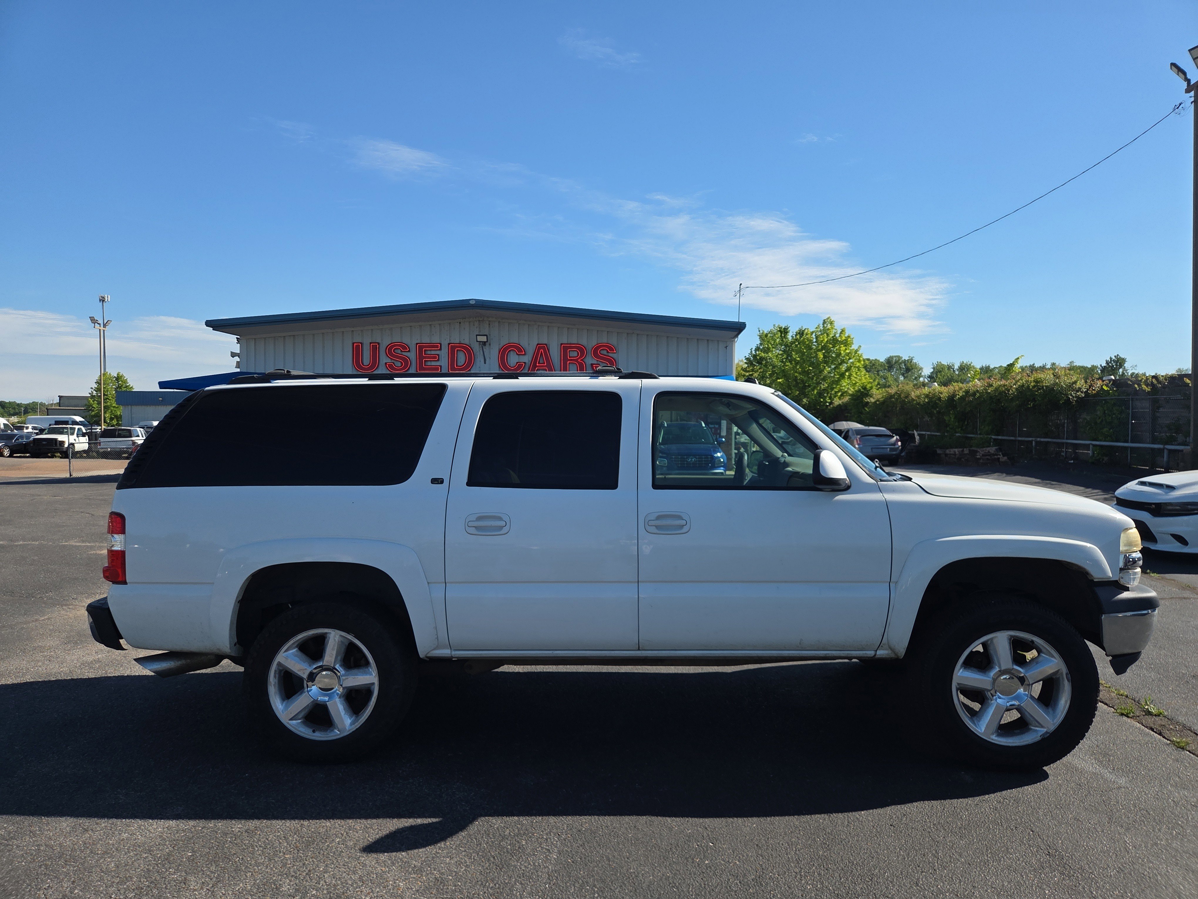 Used 2005 Chevrolet Suburban LT w/ Preferred Equipment Group RWD image 6