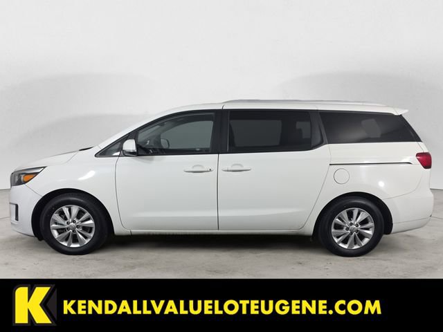 Used 2016 Kia Sedona LX w/ Option Group 020 FWD image 2