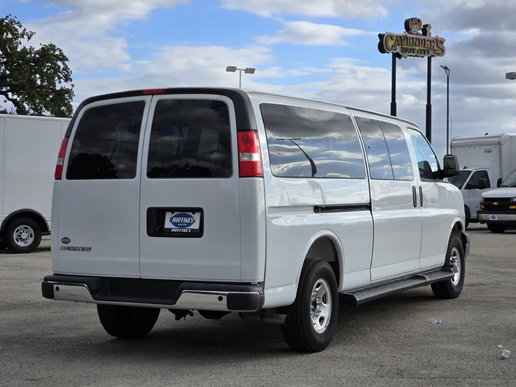 Used 2025 Chevrolet Express 3500 LT w/ LT Preferred Equipment Group RWD image 7