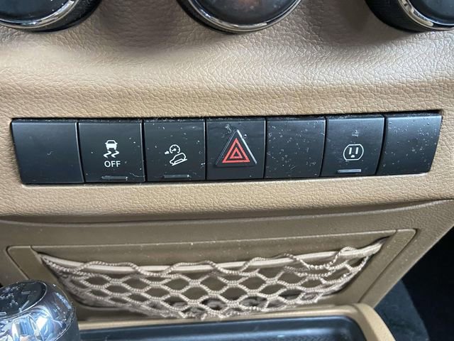 Used 2018 Jeep Wrangler Unlimited Sahara image 25