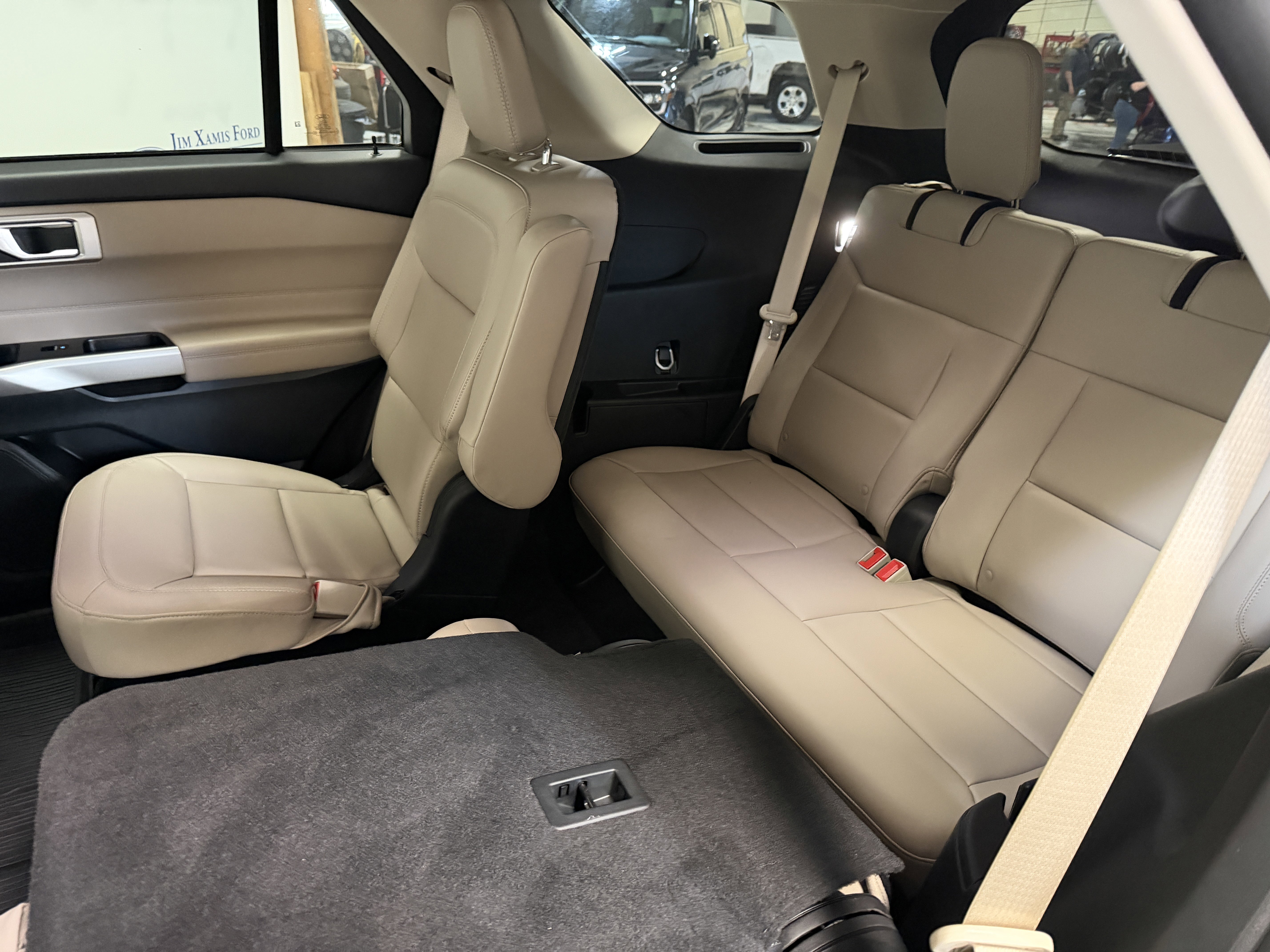 Used 2023 Ford Explorer XLT w/ Equipment Group 202A image 25