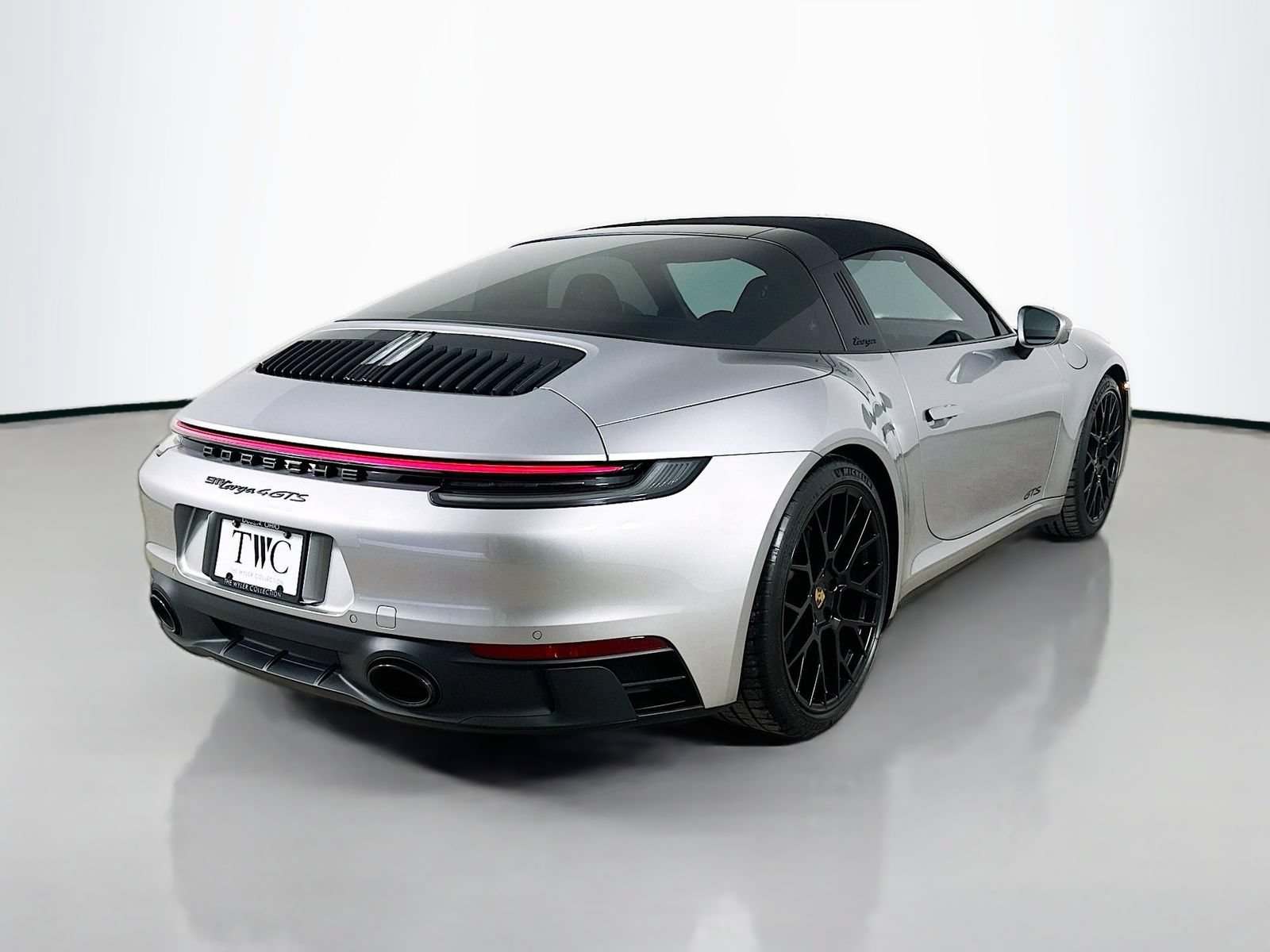 Used 2024 Porsche 911 Targa 4 GTS AWD/4WD image 5