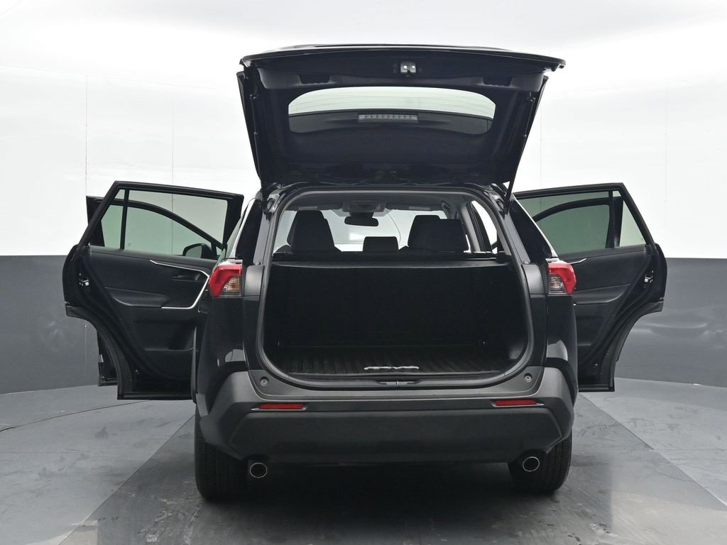 Used 2019 Toyota RAV4 LE image 25