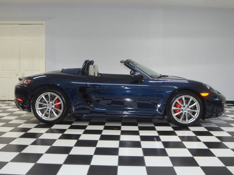 Used 2019 Porsche 718 Boxster S w/ Sport Chrono Package RWD image 12
