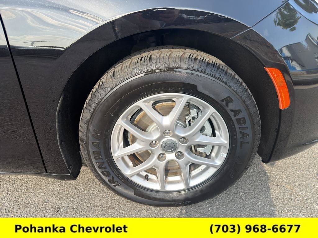 Used 2025 Chrysler Pacifica Select FWD image 30