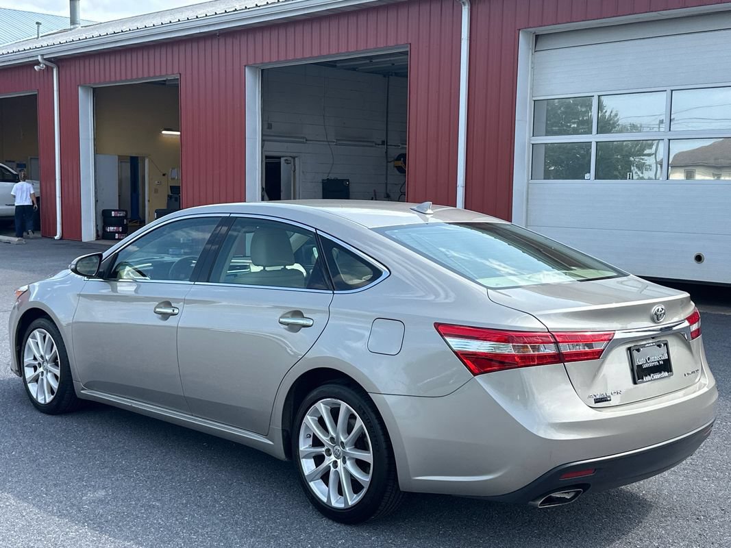 Used 2013 Toyota Avalon Limited FWD image 6