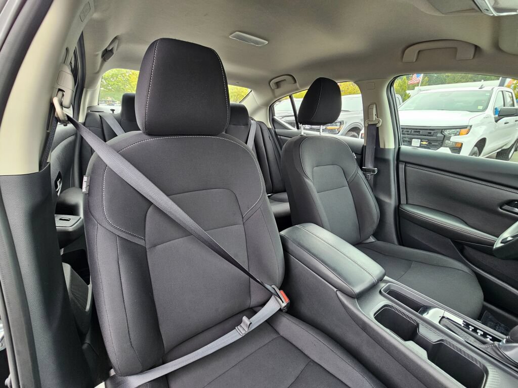 Used 2025 Nissan Sentra S FWD image 32