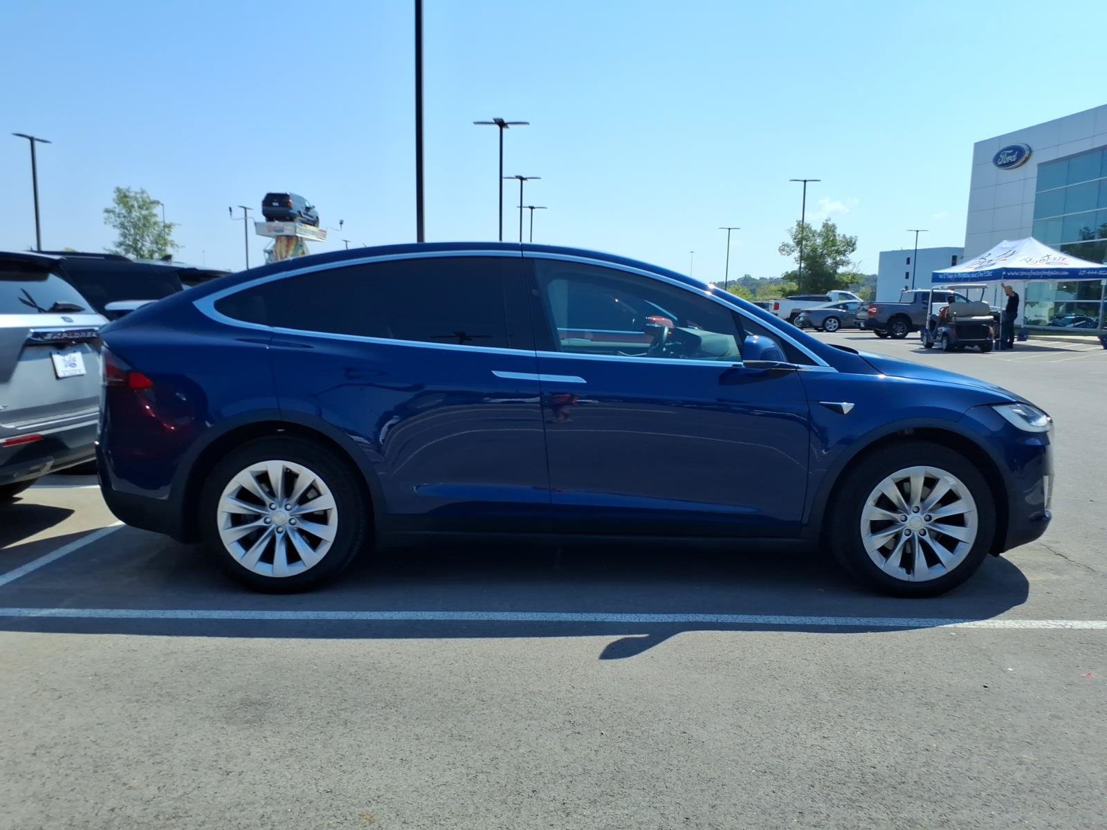 Used 2019 Tesla Model X Long Range AWD/4WD image 2