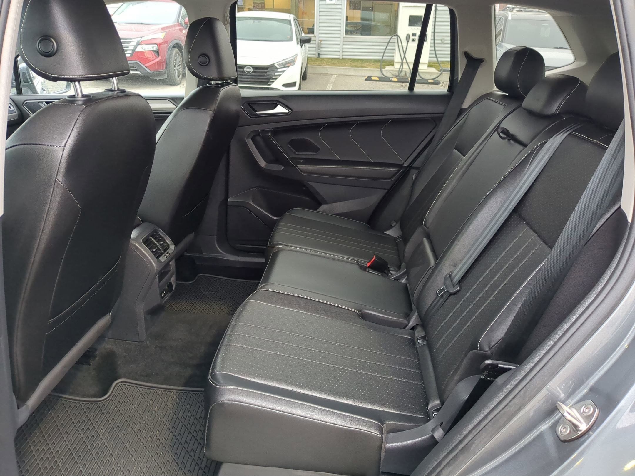 Used 2023 Volkswagen Tiguan SE image 27