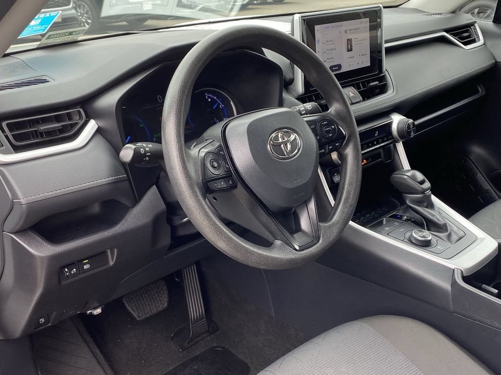 Certified 2025 Toyota RAV4 XLE AWD/4WD image 21