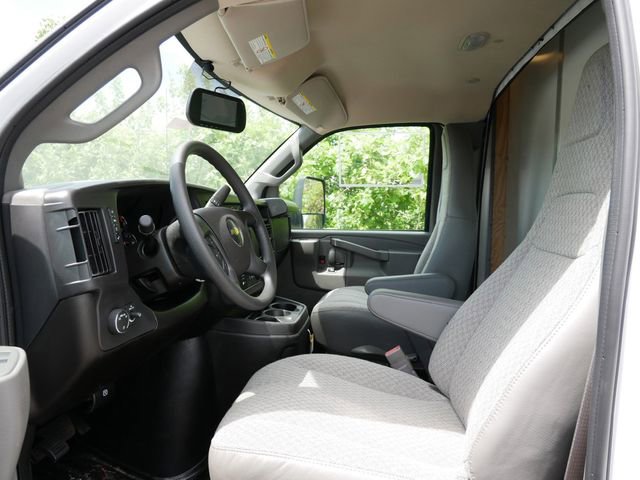 New 2025 Chevrolet Express 4500 w/ Power Convenience Package RWD image 5