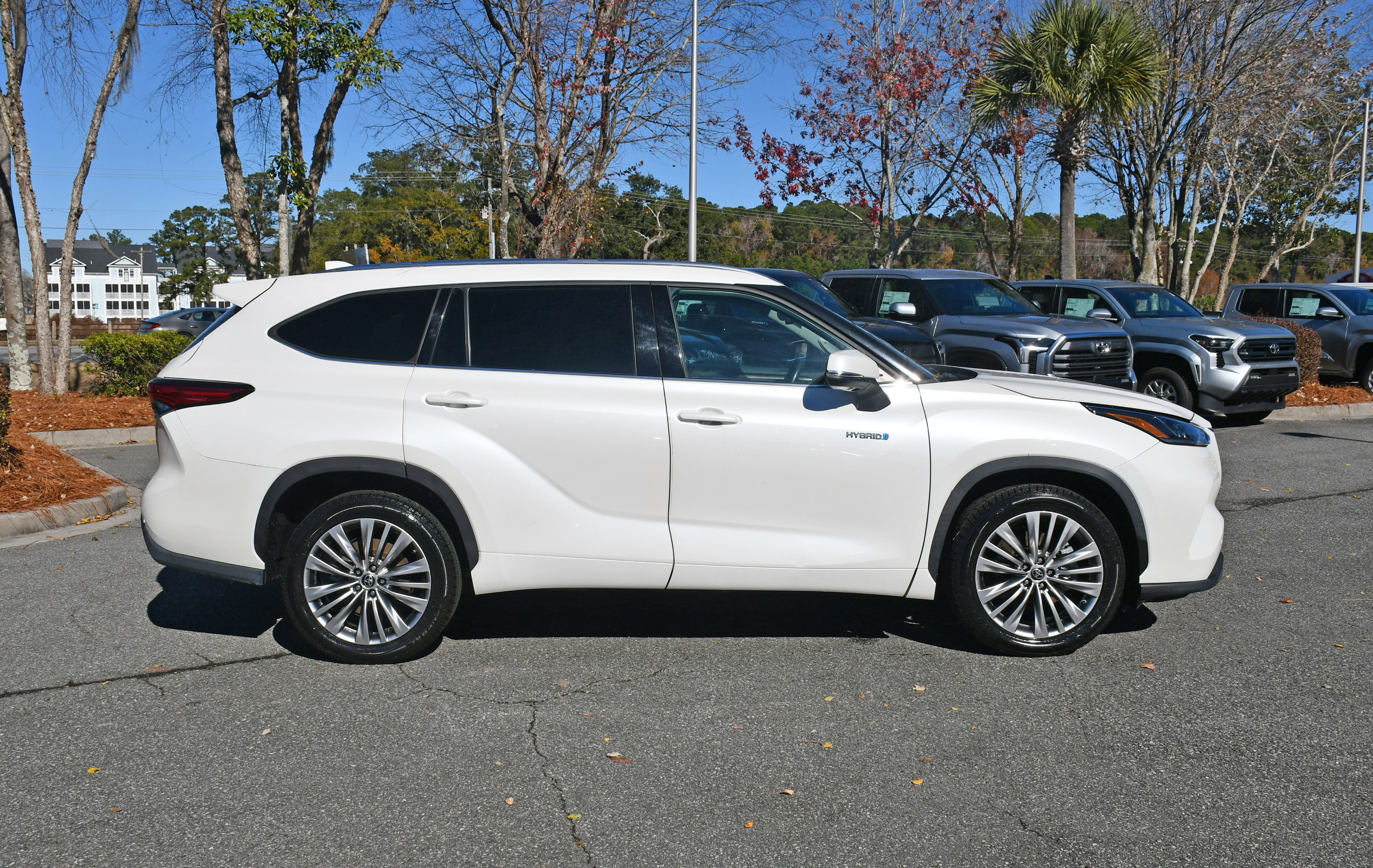 Used 2021 Toyota Highlander Platinum image 5
