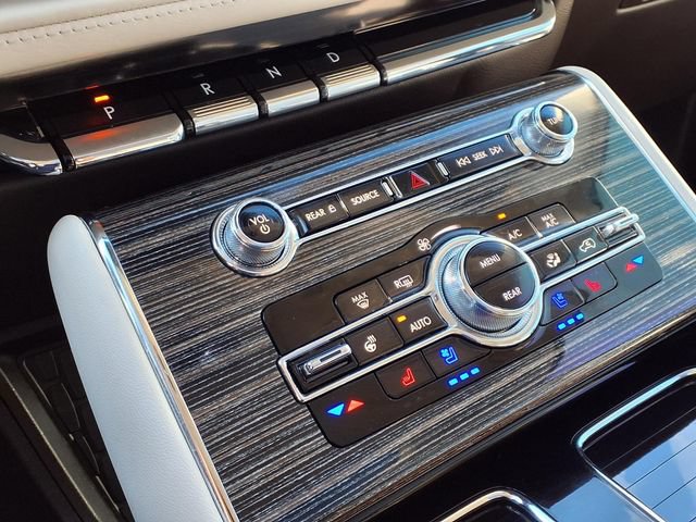 Certified 2023 Lincoln Aviator Black Label w/ Jet Package AWD/4WD image 13