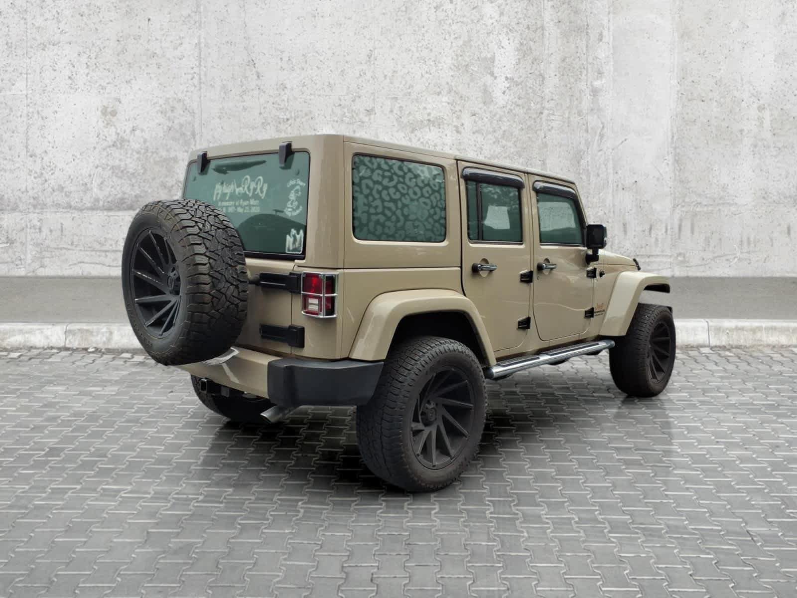 Used 2016 Jeep Wrangler Unlimited Sahara w/ Mopar Chrome Edition Group AWD/4WD image 10