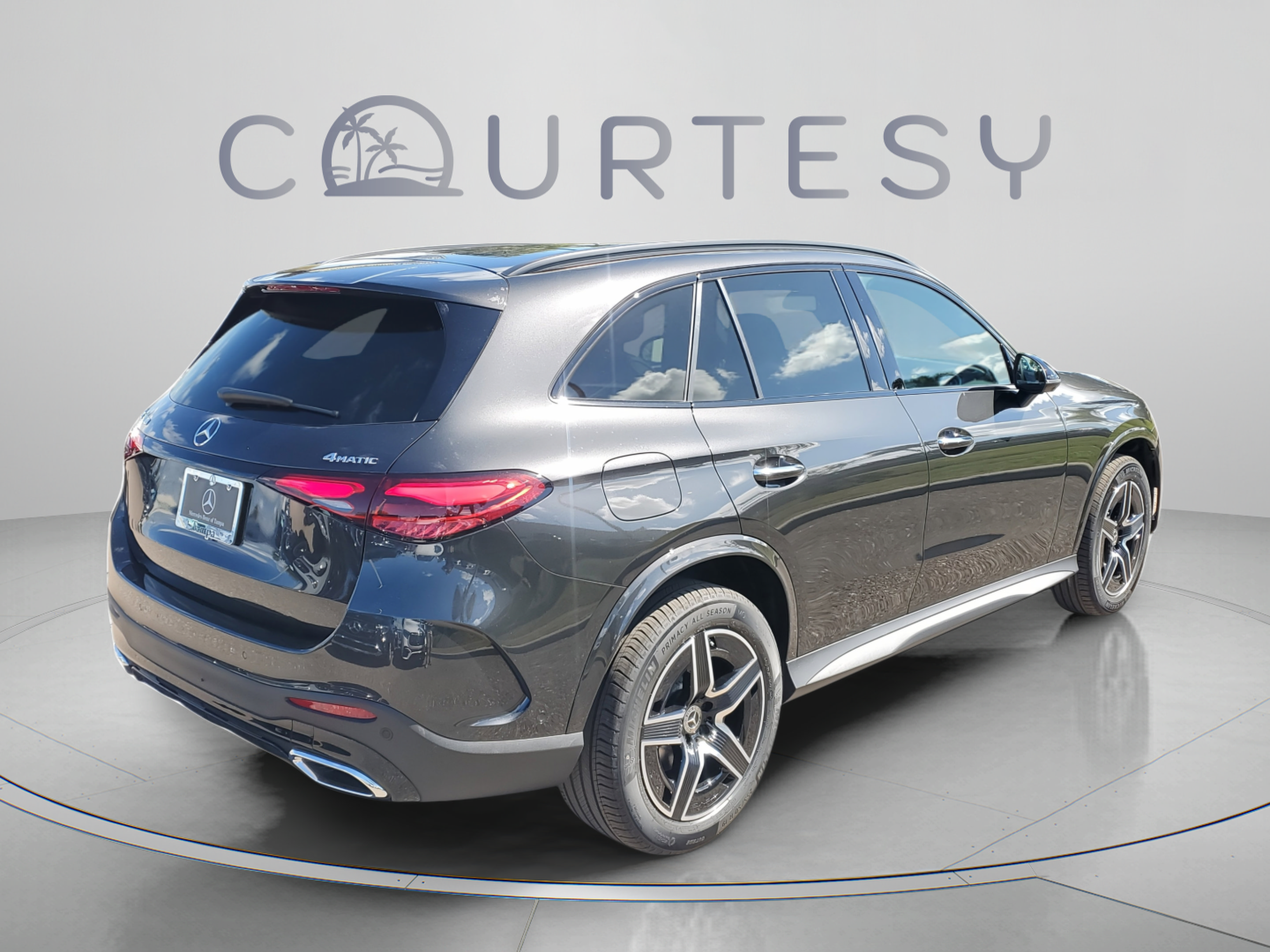 Certified 2026 Mercedes-Benz GLC 300 4MATIC image 4