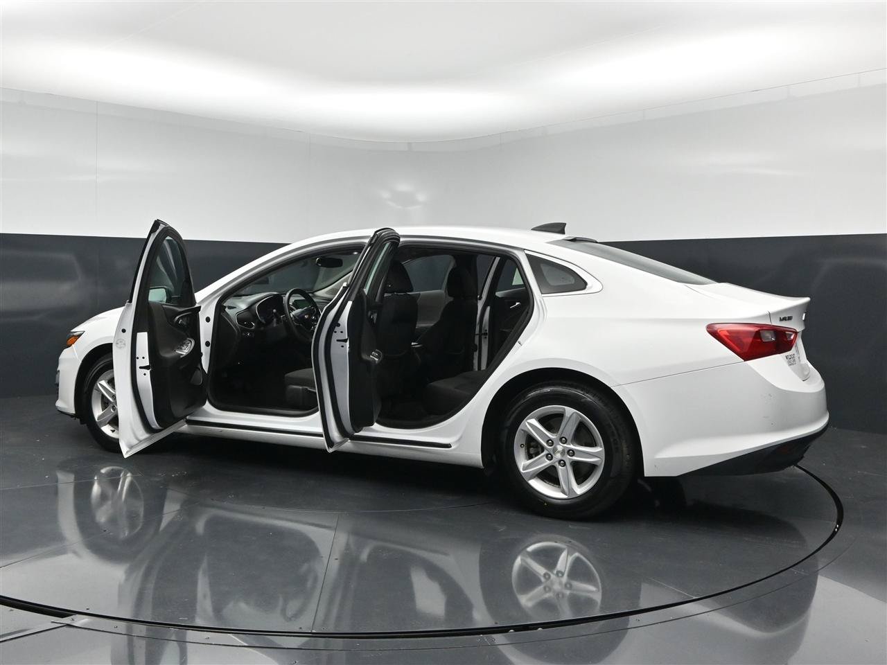 Used 2020 Chevrolet Malibu LS FWD image 30
