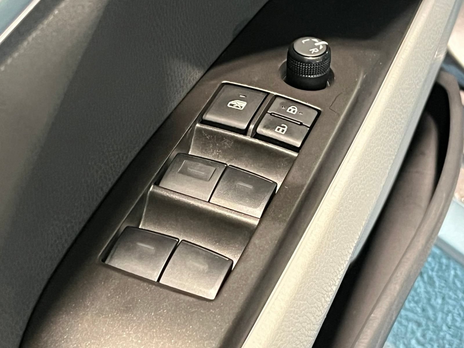Used 2024 Toyota Camry LE FWD image 29