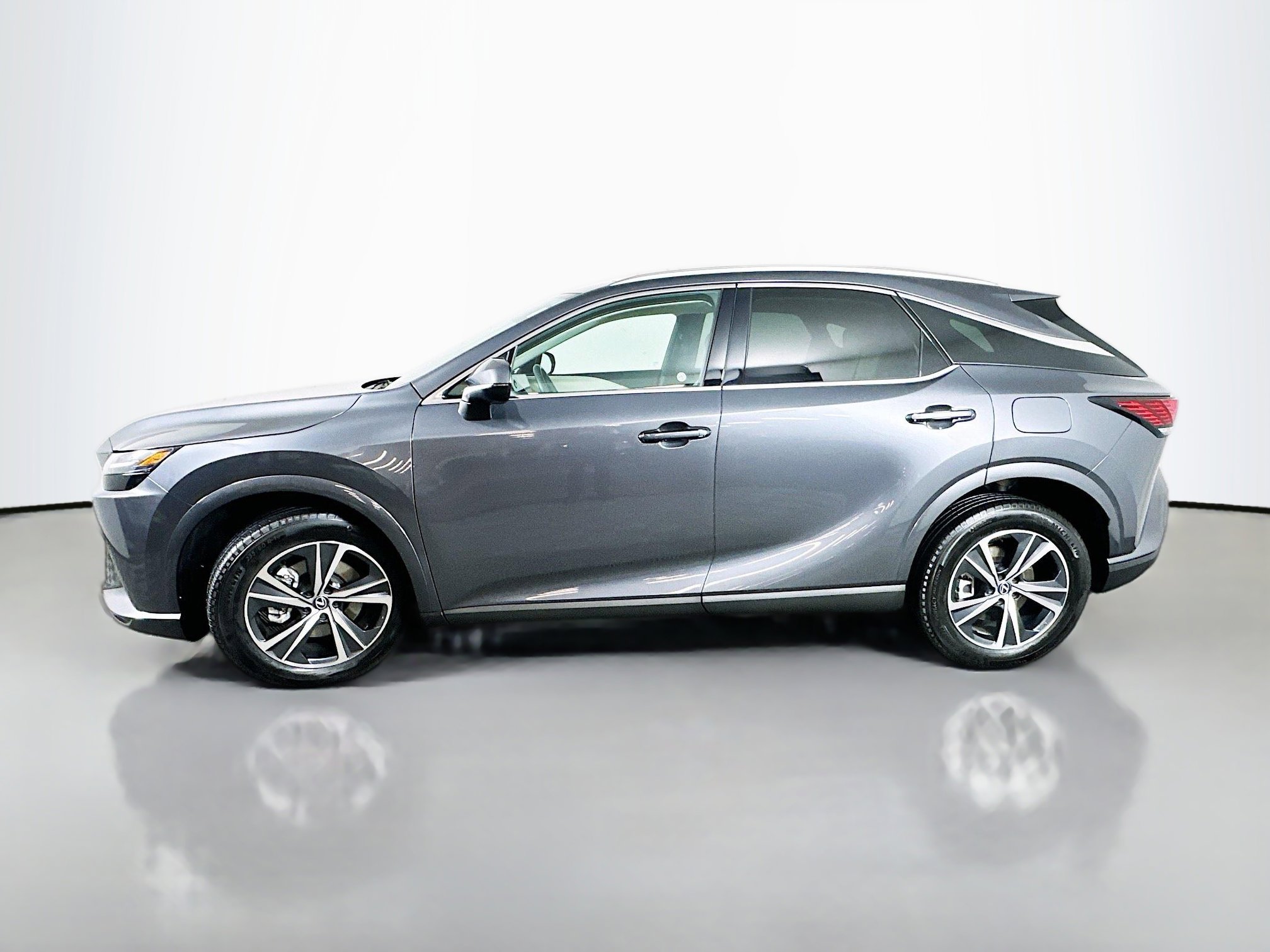 Used 2024 Lexus RX 350 AWD w/ Technology Package image 4