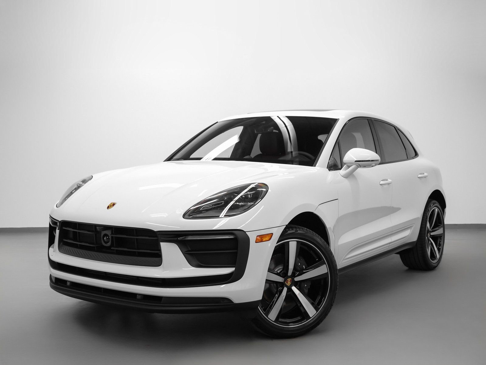 New 2026 Porsche Macan image 1