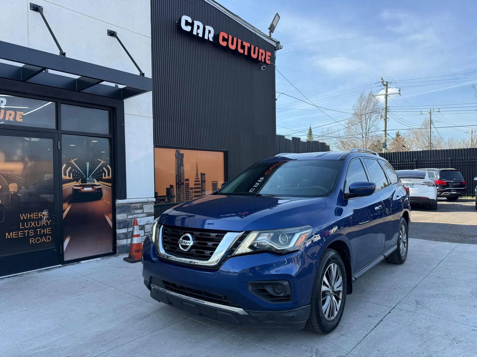 Used 2018 Nissan Pathfinder S image 1