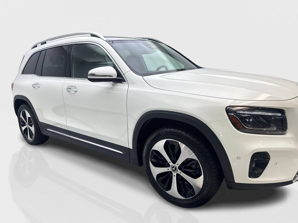 Used 2025 Mercedes-Benz GLB 250 4MATIC image 12