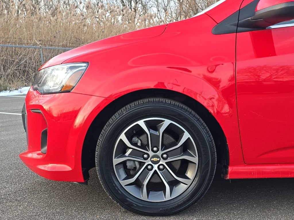 Used 2017 Chevrolet Sonic LT w/ Convenience Package image 3